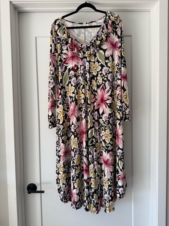 Emerald Dresses & Skirts - NWOT-Floral Long-Sleeve Stretch Tunic Dress SZ 3X Boutique